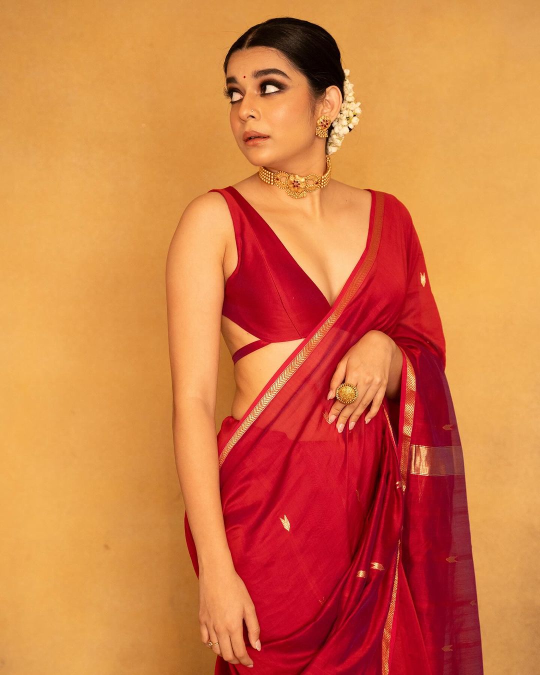 Sensational Red Cotton Silk Saree With Tremendous Blouse Piece