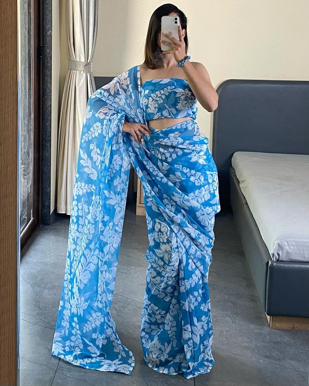 Sizzling 1 Minute Ready To Wear Blue Floral Digital Printed Georgette Saree with Blouse Piece