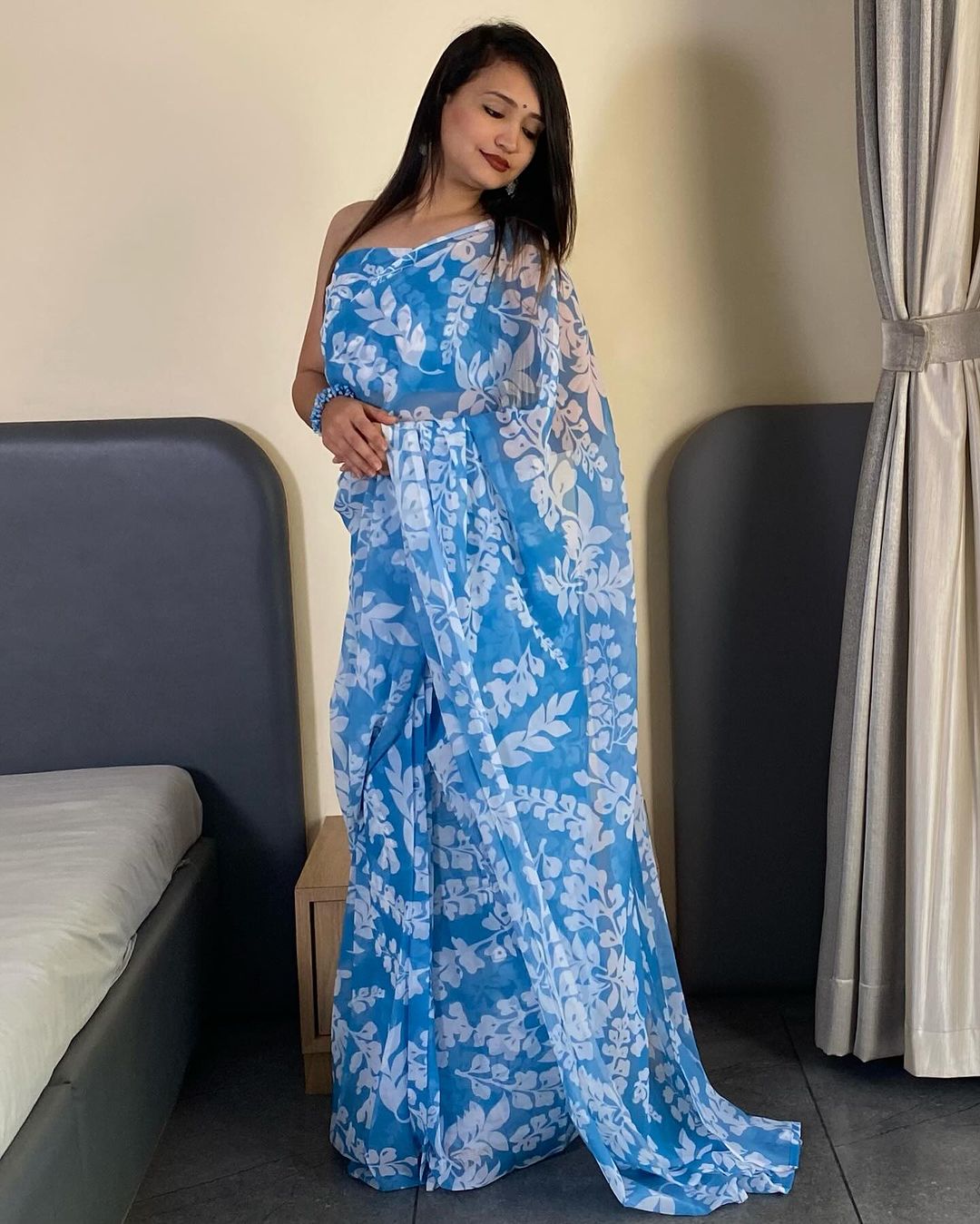 Sizzling 1 Minute Ready To Wear Blue Floral Digital Printed Georgette Saree with Blouse Piece