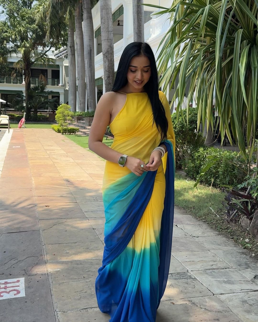 Epiphany 1-Minute Ready To Wear Yellow And Blue Georgette Saree