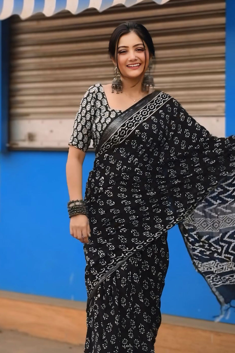 Improbable 1-Minute Ready To Wear Black Cotton Saree