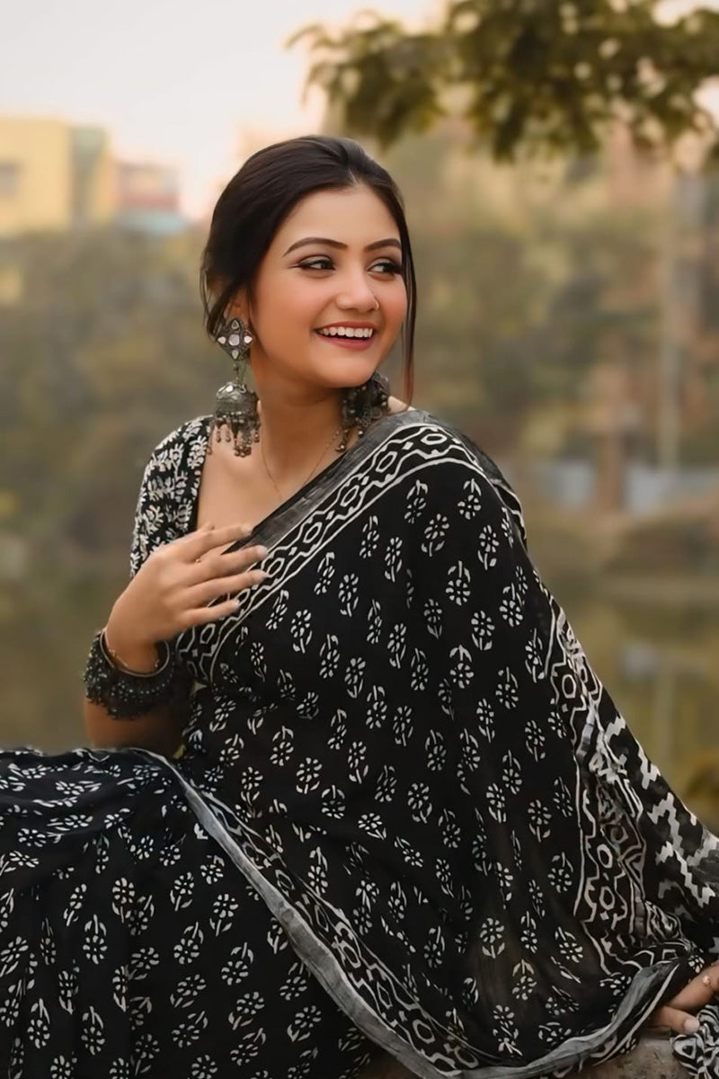 Improbable 1-Minute Ready To Wear Black Cotton Saree