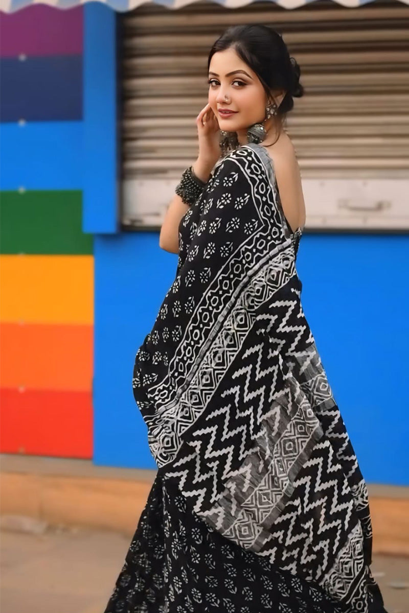 Improbable 1-Minute Ready To Wear Black Cotton Saree