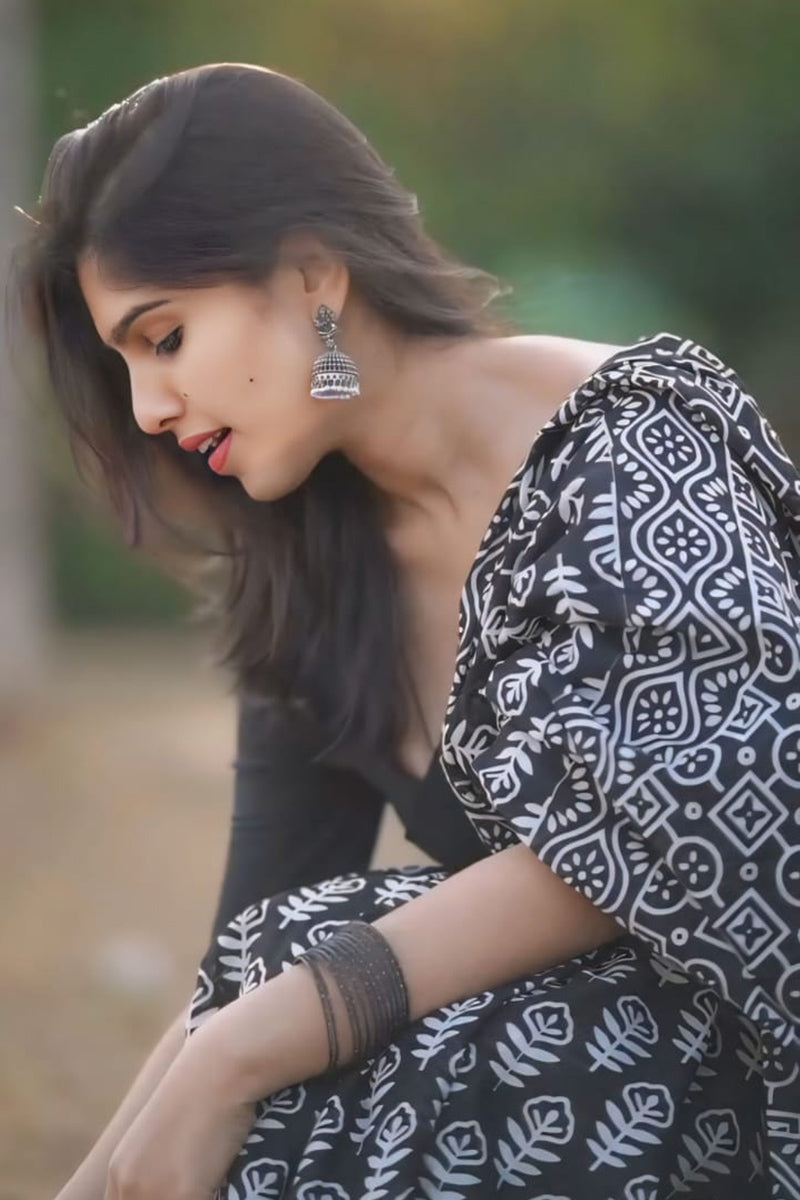 Woebegone 1-Minute Ready To Wear Black Cotton Saree