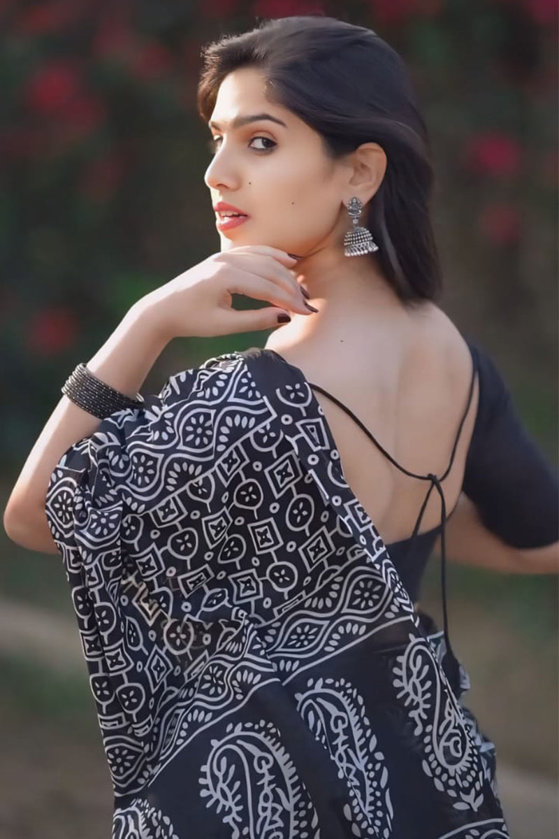 Woebegone 1-Minute Ready To Wear Black Cotton Saree