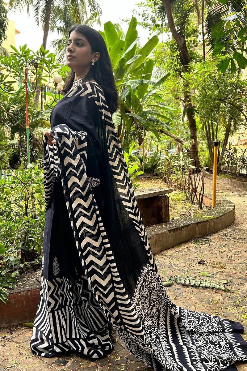 Beleaguer Black 1 Minute Ready To Wear Mul Cotton Digital Printed Saree With Pocket