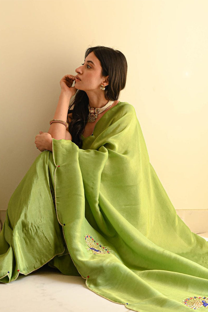 Conflate Purple Fancy Silk Saree With Glamorous Blouse Piece