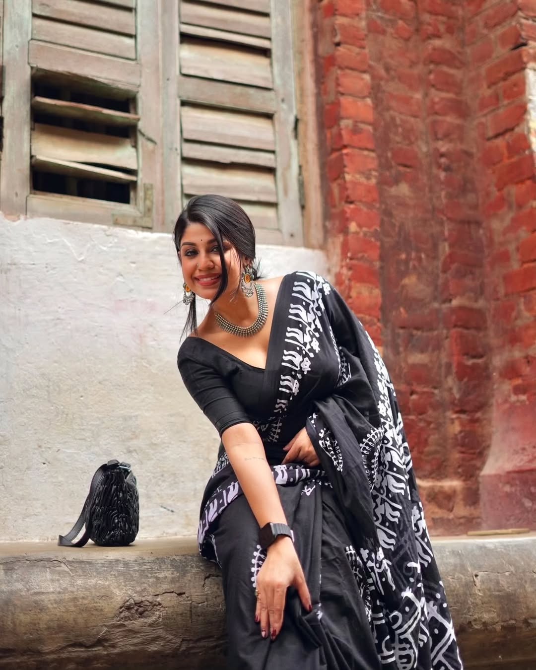 Exquisite  1-Minute Ready To Wear Black Cotton Saree