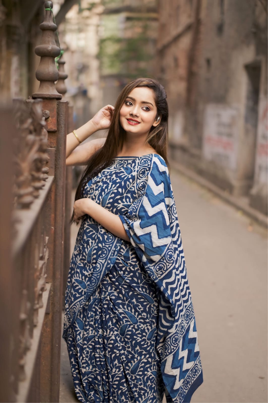 EthnoChic 1-Minute Ready To Wear Blue Cotton Saree