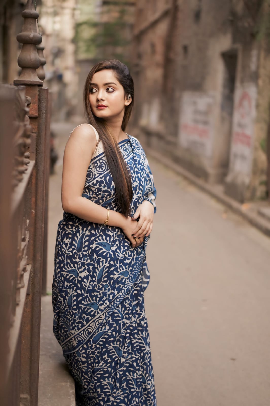 EthnoChic 1-Minute Ready To Wear Blue Cotton Saree