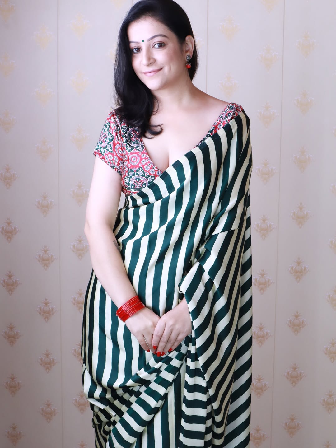 Gratifying Black And White 1 Minute Ready To Wear Premium Crape Silk Saree