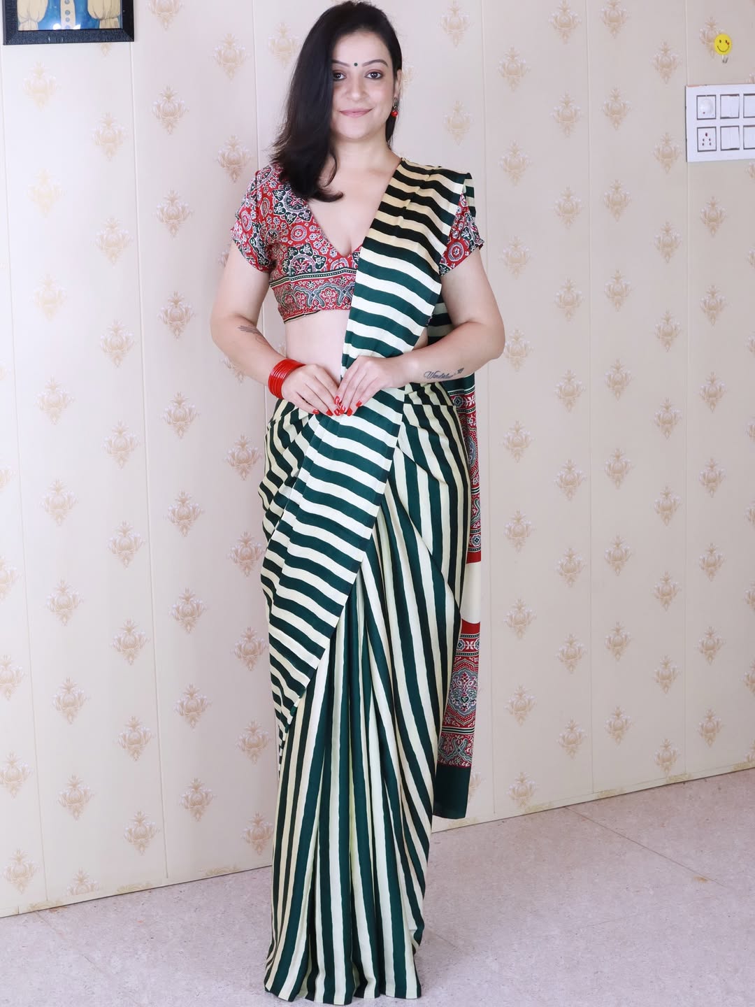 Gratifying Black And White 1 Minute Ready To Wear Premium Crape Silk Saree