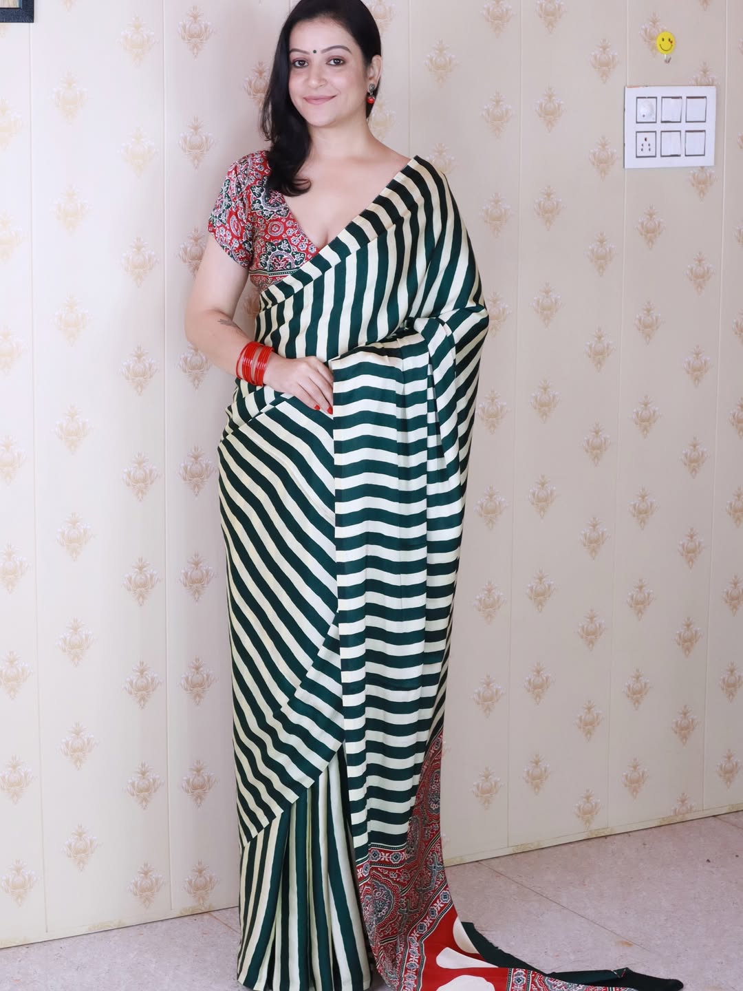Gratifying Black And White 1 Minute Ready To Wear Premium Crape Silk Saree