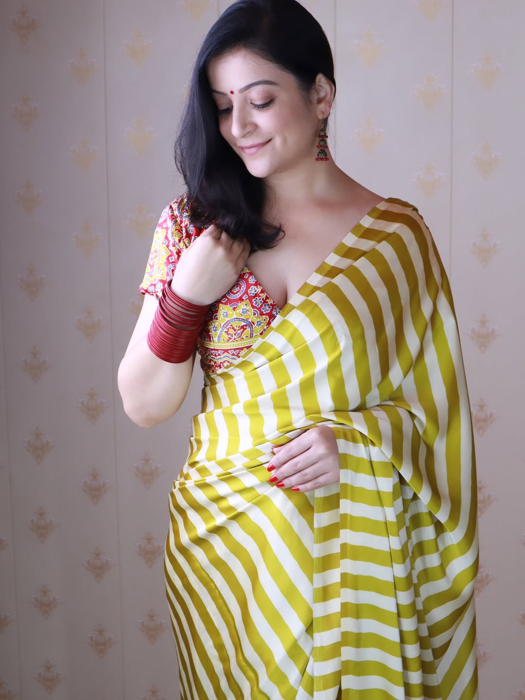 Extraordinary Yellow And White 1 Minute Ready To Wear Premium Crape Silk Saree