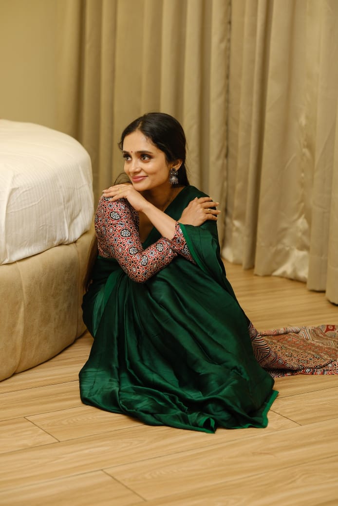 Flaunt Green 1 Minute Ready To Wear Premium Crape Silk Saree