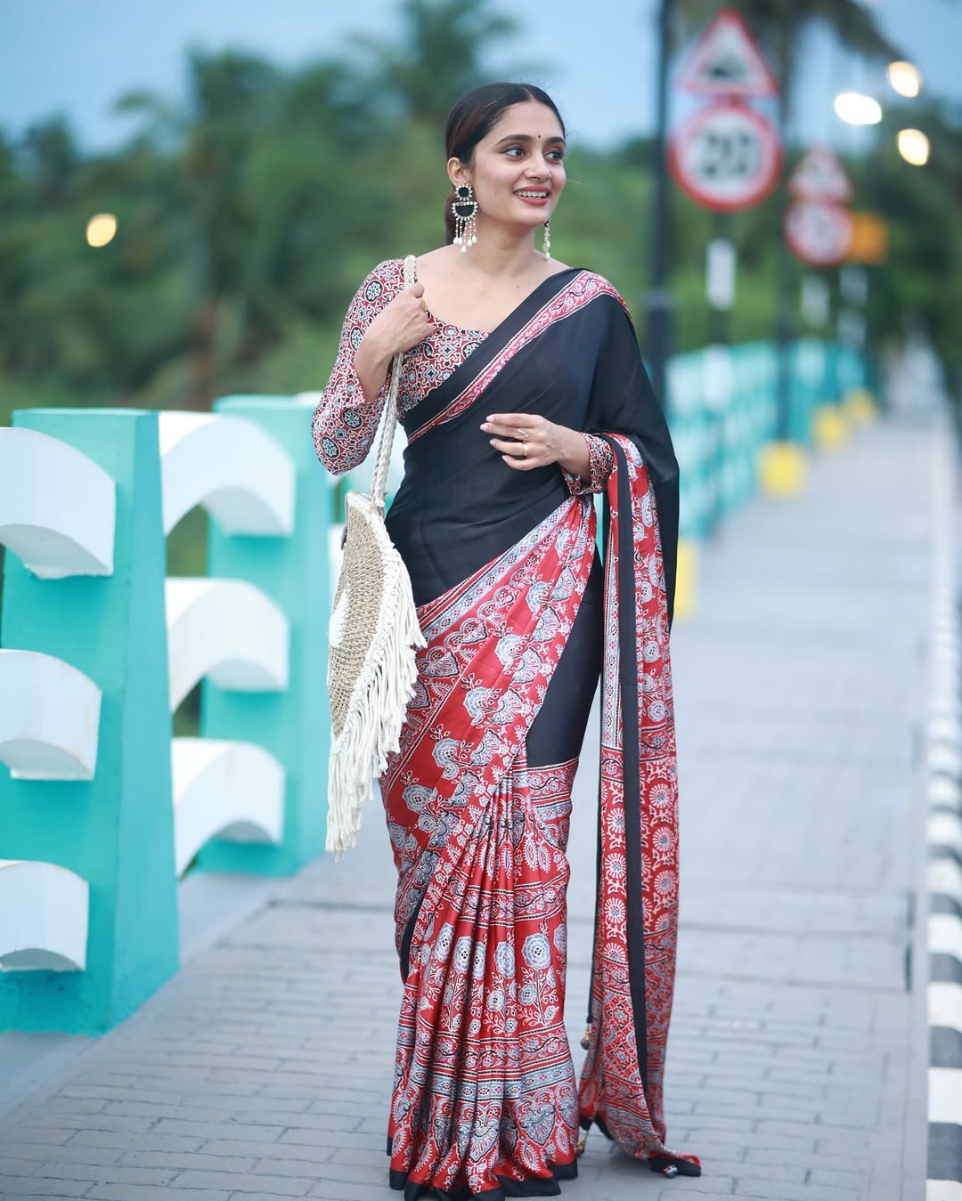 Alluring Black And Red 1 Minute Ready To Wear Premium Crape Silk Saree