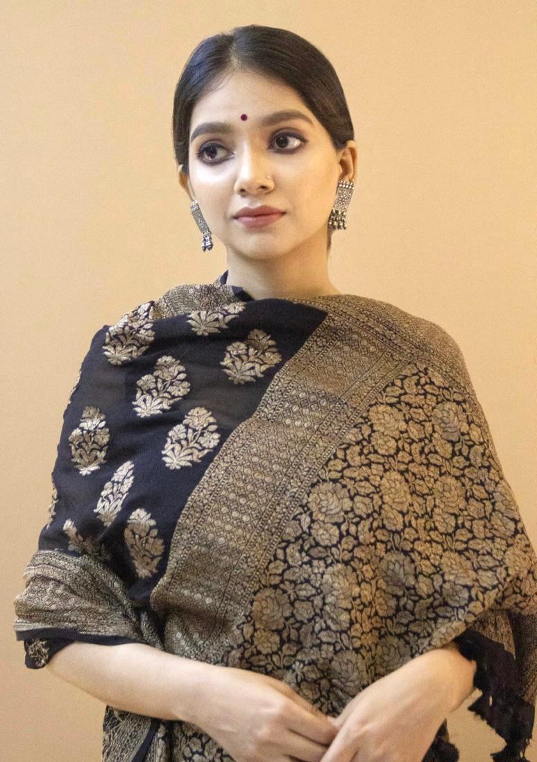 Tremendous Black Color Soft Silk Saree With Blouse Piece