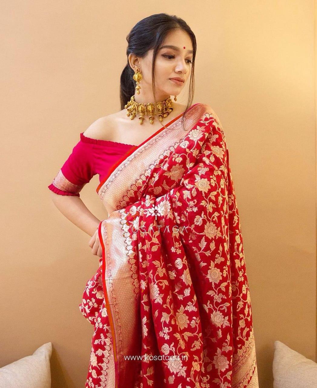 Trendy Red Color Soft Silk Saree With Blouse Piece