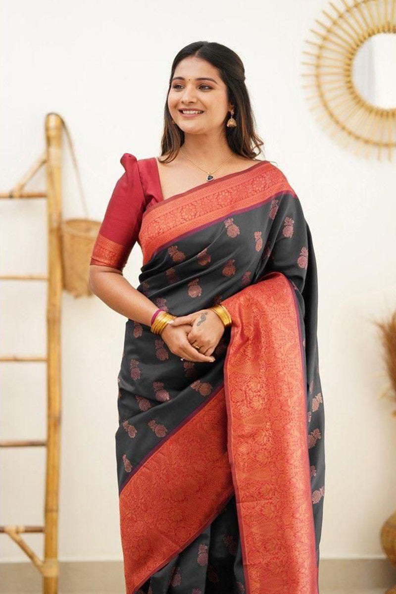 Admirable Black Soft Silk Saree With Engrossing Blouse Piece