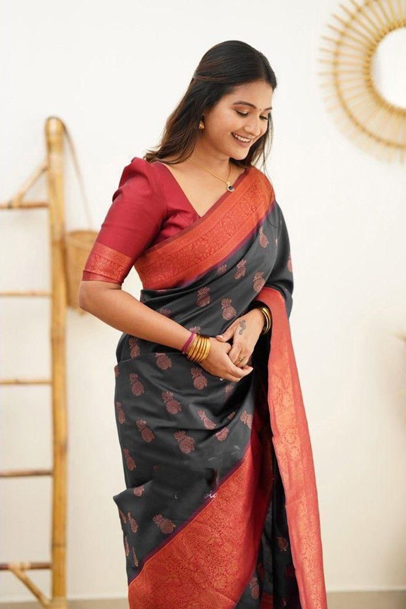 Admirable Black Soft Silk Saree With Engrossing Blouse Piece