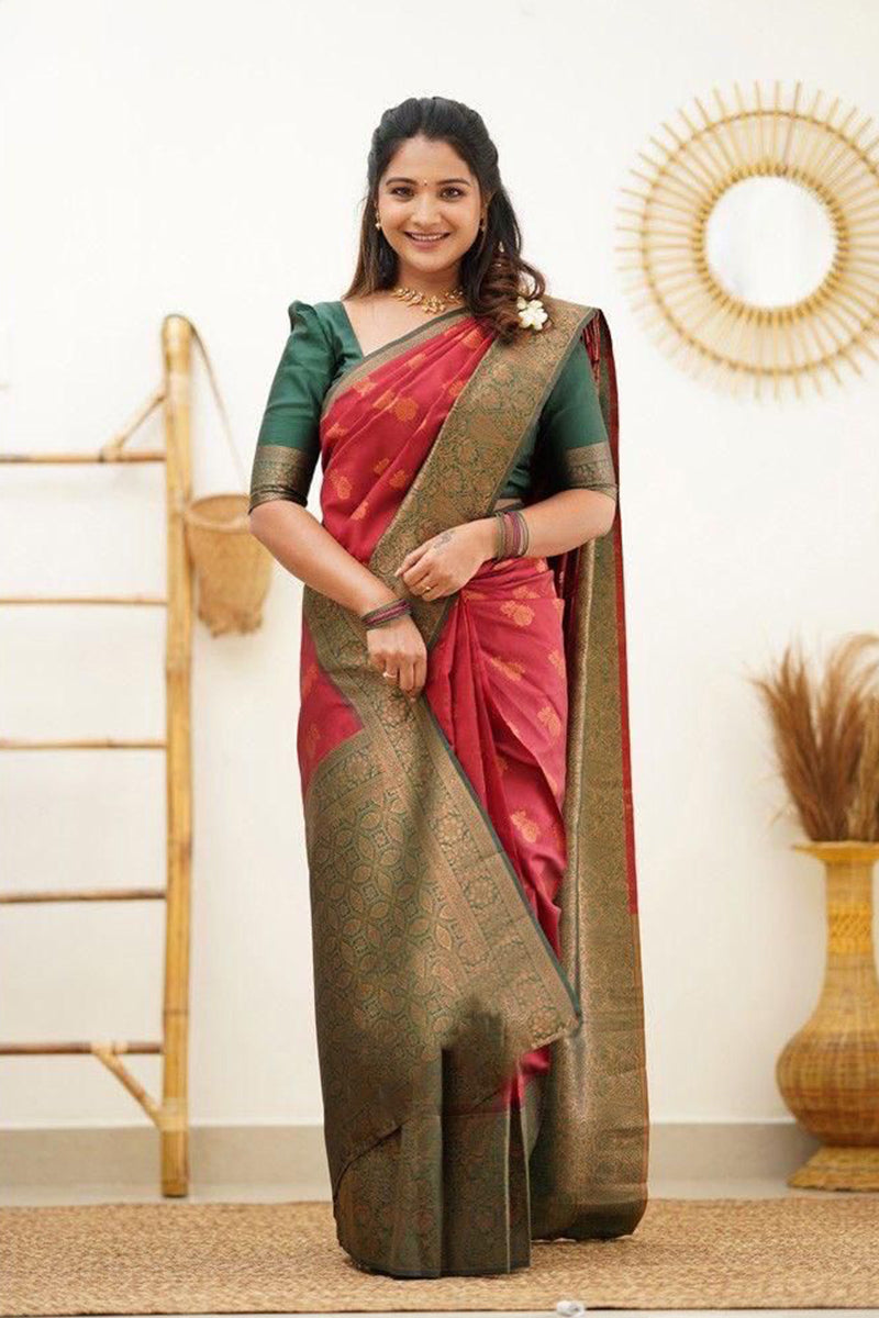 Admirable Red Soft Silk Saree With Engrossing Blouse Piece