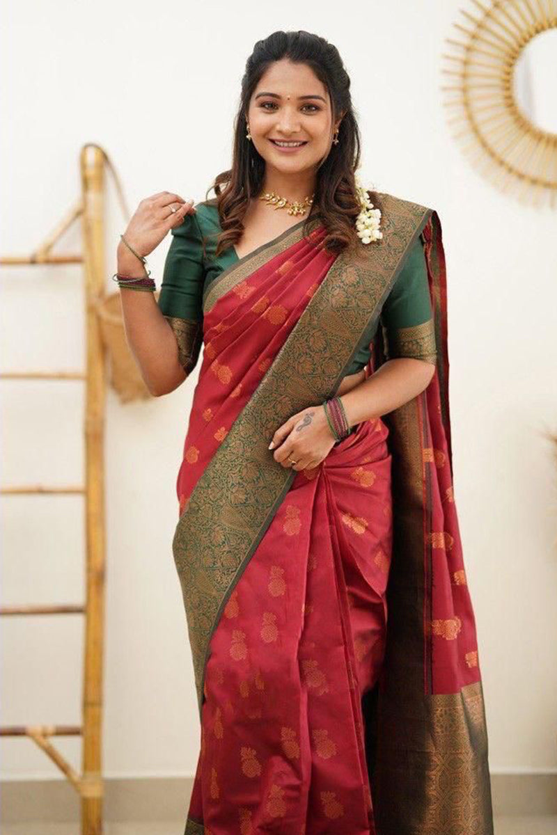 Admirable Red Soft Silk Saree With Engrossing Blouse Piece